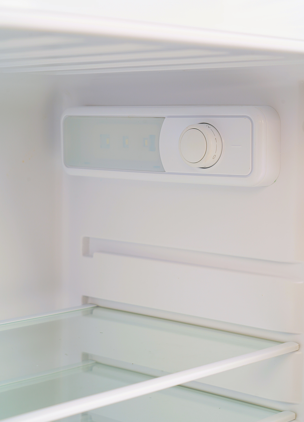 Refrigerator Mystery MRF-8125W